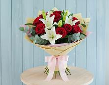 Букет цветов из:  Лилии и Розы #REPLACE_PRED# Шишовке
