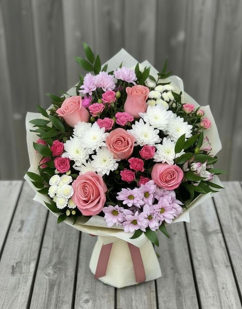 Букет цветов из: Альстромерии, Гвоздики, Розы и Хризантемы в Шишовке