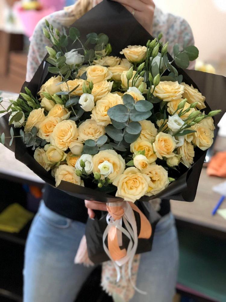 Букет цветов из: Розы и Лизиантусы в Шишовке