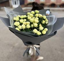 Букет Белые кустовые розы Солинеро в Шишовке