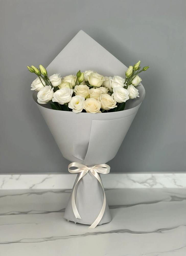 Букет цветов из: Розы и Лизиантусы в Шишовке