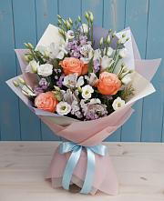 Букет цветов из:  Лизиантусы, Розы, Альстромерии и Гипсофила в Шишовке