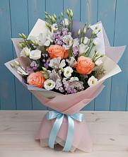 Букет цветов из:  Лизиантусы, Розы, Альстромерии и Гипсофила в Шишовке