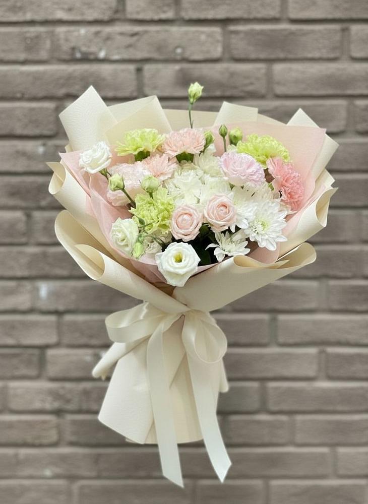 Букет цветов из: Гвоздики, Розы, Лизиантусы и Хризантемы в Шишовке