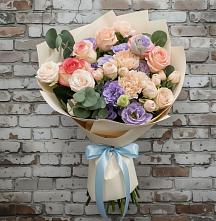 Букет цветов из:  Розы, Лизиантусы и Гвоздики в Шишовке