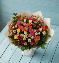 Букет Микс из разноцветных кустовых роз в Шишовке