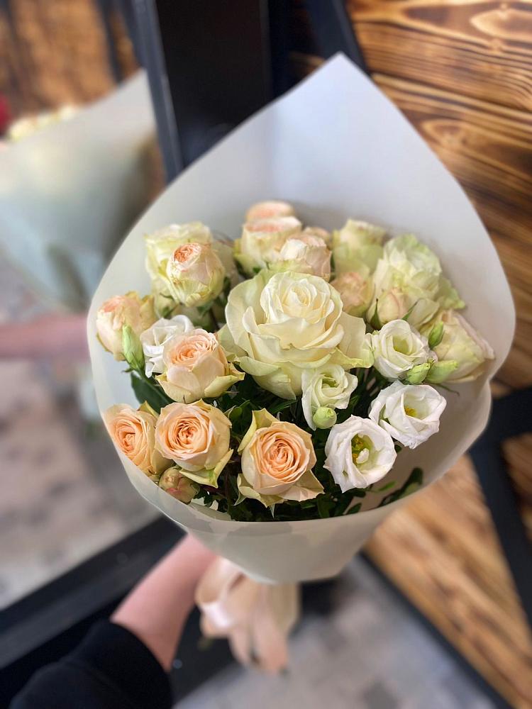 Букет цветов из: Розы и Лизиантусы в Шишовке